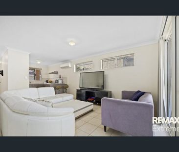 Low Maintenance 3x2 Villa in Central Armadale - Photo 2