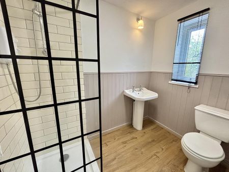 2 bedroom end of terrace house to rent - Photo 4