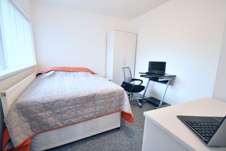 Room , Cartmel Road - Photo 2