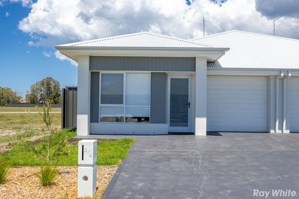 BRAND NEW 4-BEDROOM DUPLEX!! - Photo 1