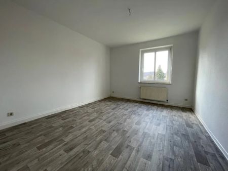 Neu renovierte 3 Raumwohnung in zentraler Lage - Photo 2