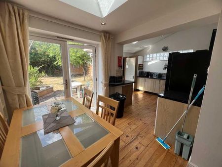 Burgess Road, SO16 - Photo 2