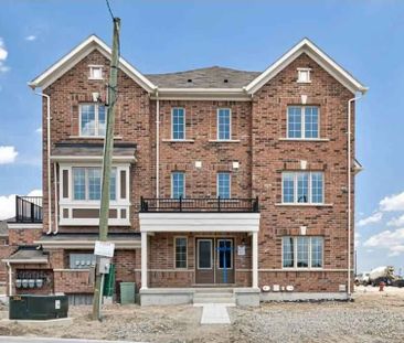 For Lease - 440 Remembrance Road, Brampton, Ontario - Photo 4