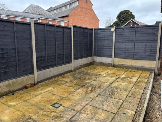 1 BED Coach House To rent - Photo 1