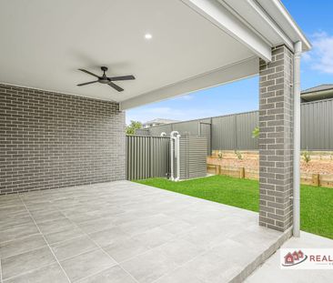 Luxury Living in the Heart of Jordan Springs – Stylish Family Duplex with Premium Inclusions - Photo 6
