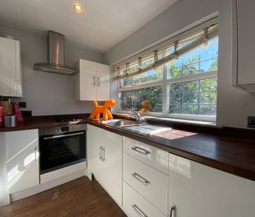 2 bedroom detached bungalow to rent - Photo 2