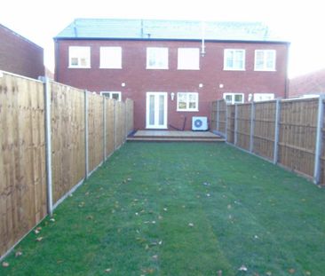 2 bedroom terraced house to rent - Photo 6