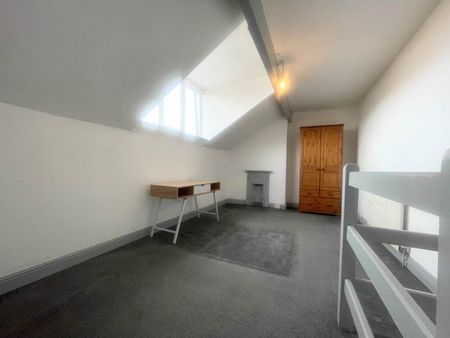 Martin Terrace, Burley, Leeds - Photo 5