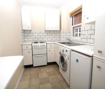 West Wycombe Road, High Wycombe - Photo 3