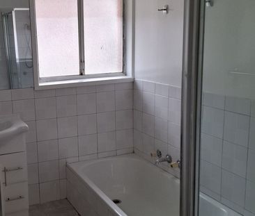 3 bedrooms plus study family home! - Photo 5