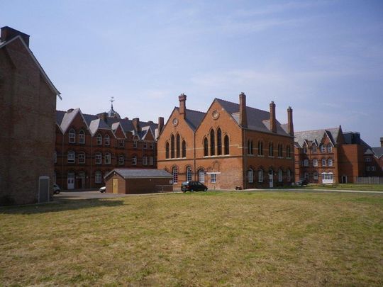 Grosvenor Gate, LEICESTER - Photo 1