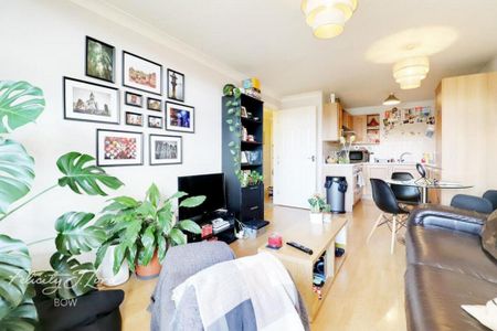 2 bedroom flat to rent - Photo 3