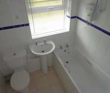 3 bedroom semi-detached house to rent - Photo 6