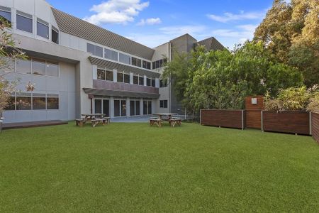 Modern 2-Bedroom Apartment with City Views in Preston - Photo 3