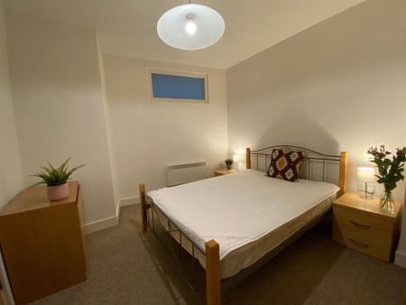 2 bedroom flat to rent - Photo 3