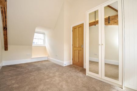 3 bedroom mews to rent - Photo 2