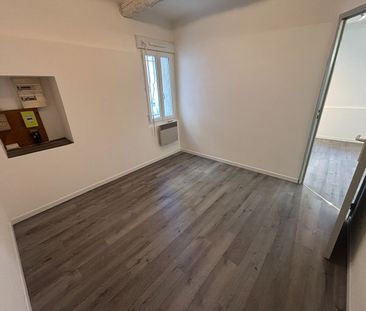 Location Appartement 1 pièce 28m² NIMES 30000 - Photo 1