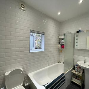 Room in a Shared Flat, Replingham Road, SW18 - Photo 3