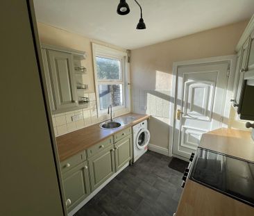 2 bedroom terraced house to rent - Photo 5