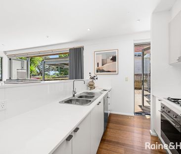 Space, Style & Rooftop Serenity by Booralee Park - Photo 6