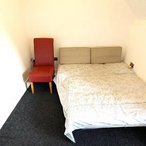 4 bedroom house share to rent - Photo 2