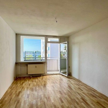 Große 2-Zimmerwohnung mit Balkon und Aufzug! - Foto 1