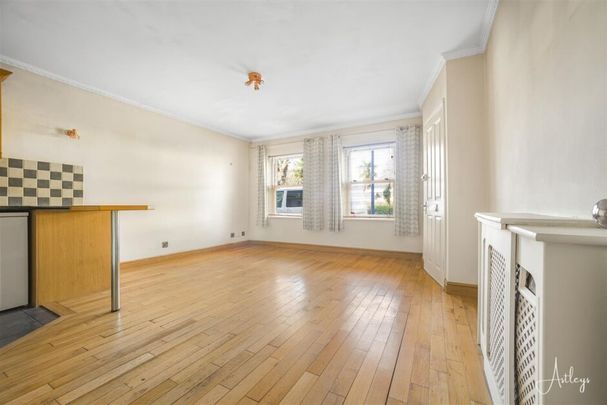 Irvine Court, Mumbles, SA3 - Photo 1