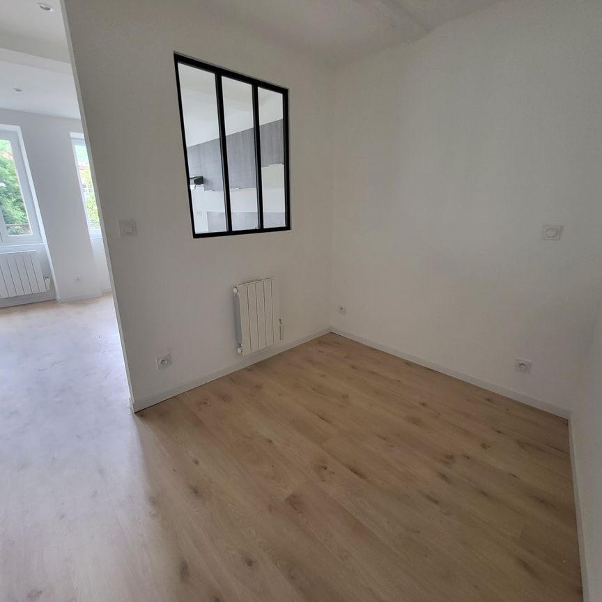 T1 neuf centre Royat / place jean Cohendy - Photo 1