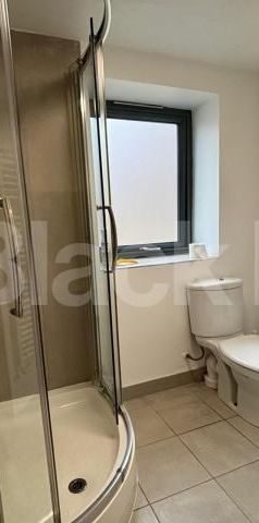 Boasting size, quality & location. - Photo 1