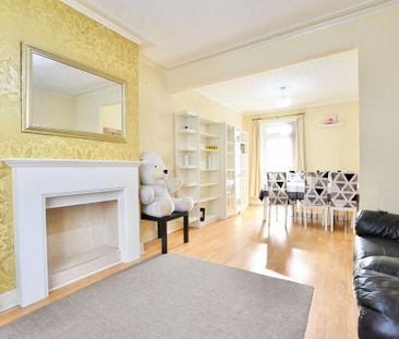 3 bedroom terraced house to rent - Photo 5