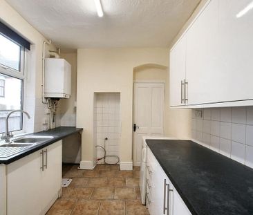 2 bedroom semi-detached house to rent - Photo 2