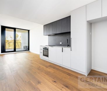 Contemporary Apartment Living in a Convenient North Melbourne Location - Photo 4