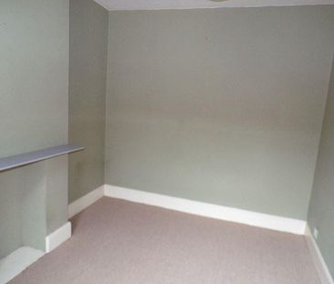 2 bed lower flat to rent in NE46 - Photo 2