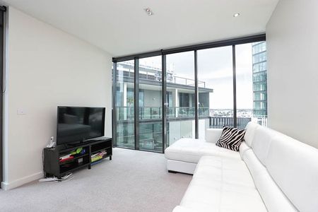 101/8 Waterside Place, Docklands VIC 3008 - Photo 2