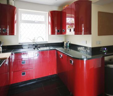 2 bedroom terraced house to rent - Photo 3