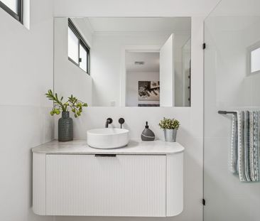 Stylish 3 Bedroom Home - Photo 6