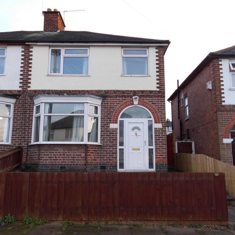 3 bedroom semi-detached house to rent - Photo 1