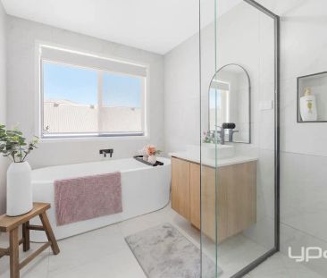 “STUNNING FAMILY RESIDENCE OF GRAND PROPORTIONS” - Photo 6