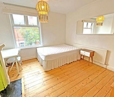 4 bedroom terraced house to rent - Photo 5