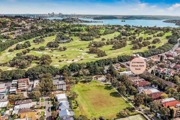 Light-Filled Art Deco Sanctuary Moments from Bondi Beach - Photo 1
