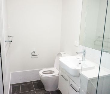 Modern 1-Bedroom Granny Flat in a Prime Location - Photo 5