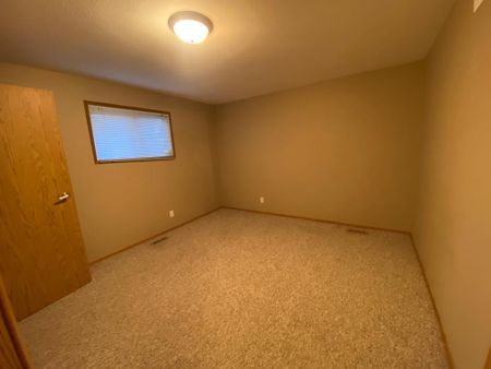 3 Bed Basement Suite in Parkvale! - Photo 5