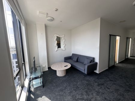 Apartment in prime position - Photo 2