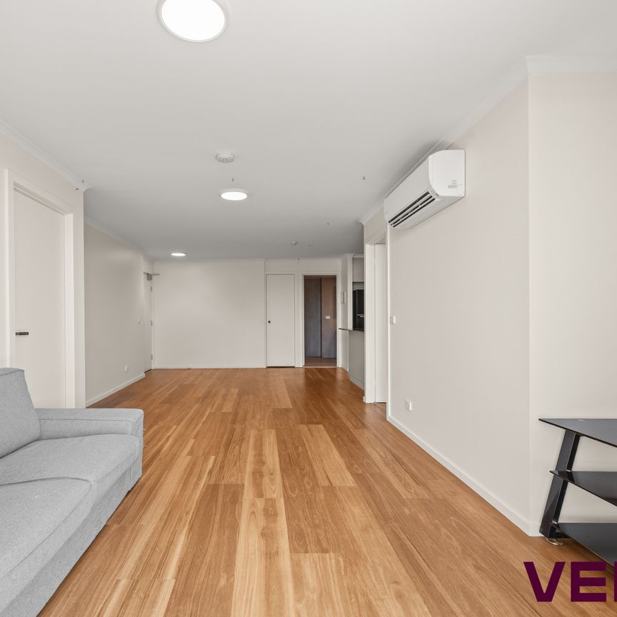 STYLISH CITY LIVING ON NORTHBOURNE AVENUE - Photo 1