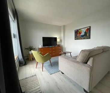 Sunny One Bedroom! | 3624 Erlton Court Southwest, Calgary - Photo 1