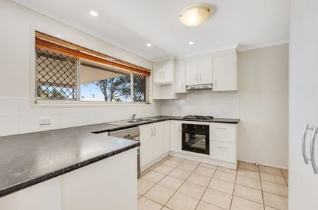 13 Gloucester Crescent, Darling Heights QLD 4350 - House For Rent | Domain - Photo 3