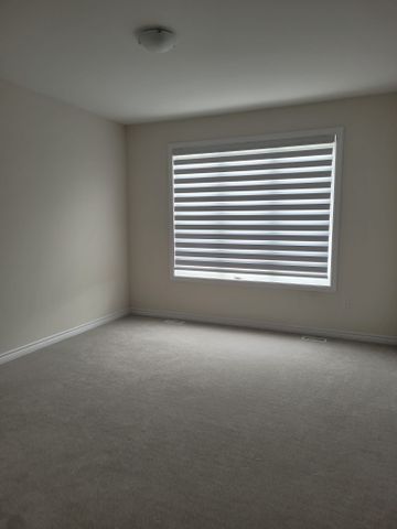 For Lease - 133 Berkely Street, Wasaga Beach, Ontario - Photo 2