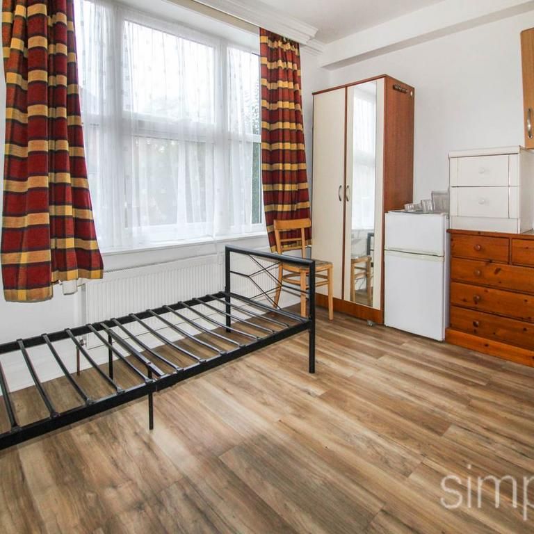 1 bedroom in a house share to rent - Photo 1