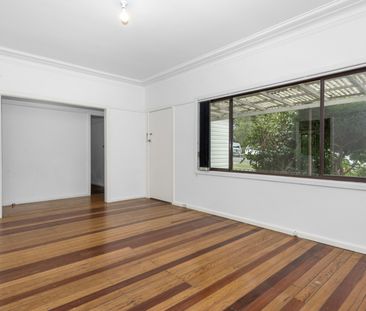 Neat 3 Bedroom Home - Photo 3