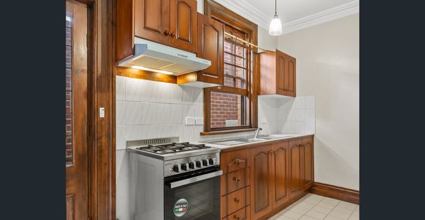 City Cottage - Photo 1